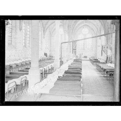 Asnières-sur-Oise. Ancienne abbaye de Royaumont. Hôpital écossais de 400 lits. La salle Canada. [légende d'origine]