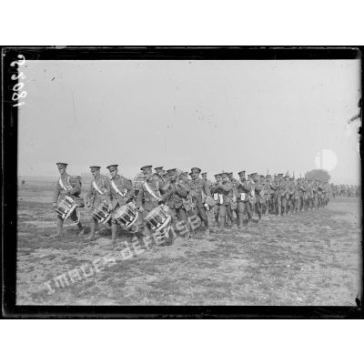Soldats anglais ayant participé à la prise de Lesboeufs. [légende d'origine]