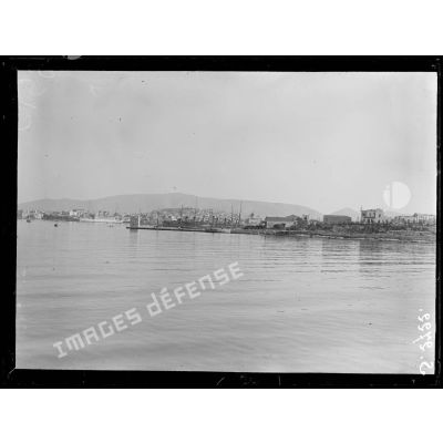 Le port du Pirée pendant le blocus. [légende d'origine]