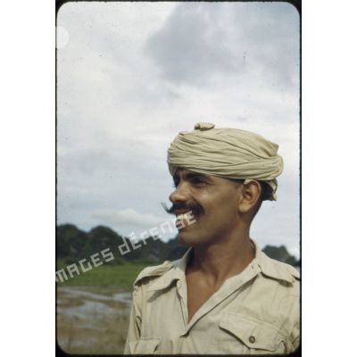 Portrait d'un tirailleur nord-africain au Tonkin.