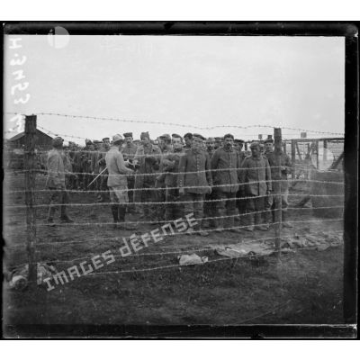 [Prisonniers allemands au camp d'Etinehem.]