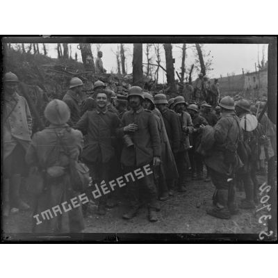 Ferme Hameret (Aisne). L'arrivée des premiers prisonniers. [légende d'origine]