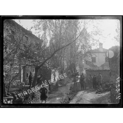 (Rosna). Une rue. (5 novembre 1916). [légende d'origine]