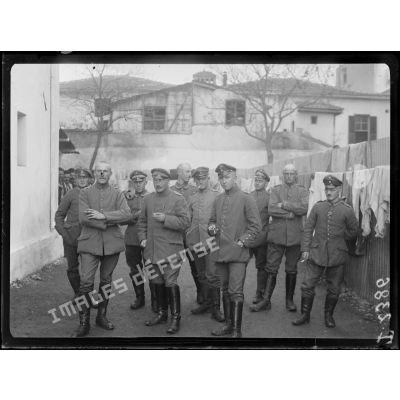 Salonique. Officiers allemands prisonniers. [légende d'origine]