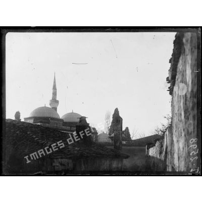 Salonique. Coupole et minaret de la mosquée Aladja Imaret. [légende d'origine]