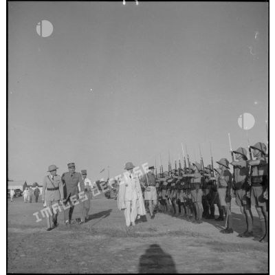 Le général d'armée Charles Huntziger à Saint-Louis du Sénégal.
