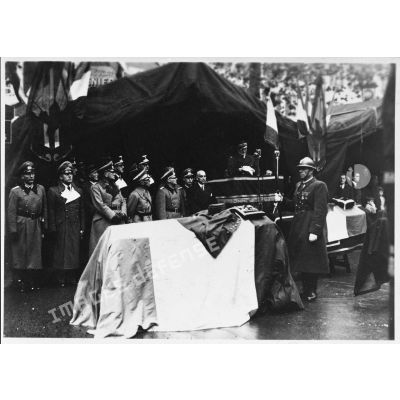 Eloge funèbre prononcé par l'amiral Darlan devant les cercueils du général d'armée Charles Huntziger et des victimes de l'accident d'avion.