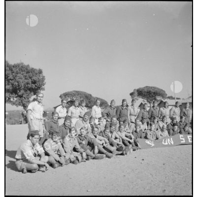 Le 24e RMC au camp de transit Galliéni à Fréjus.