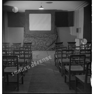 La salle de cinéma de l'école militaire d'administration de Néris-les-Bains.