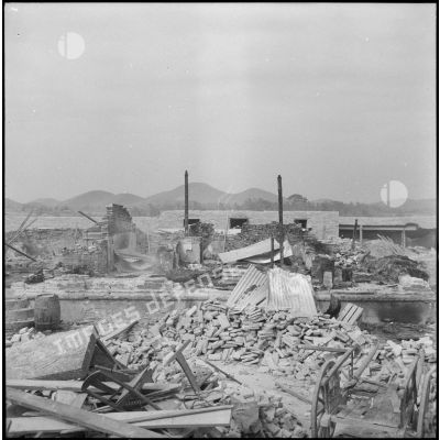 Les ruines du poste de Da Phuc après l'attaque Viêt-minh.