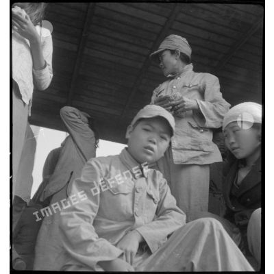 Des nationalistes chinois à bord d'un wagon, au cours d'un transfert Haïphong où ils vont être internés.