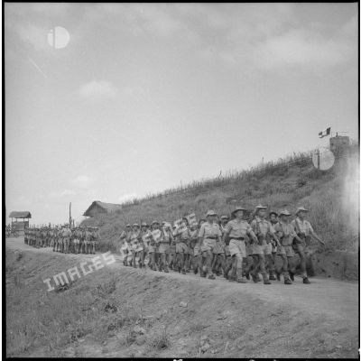 Exercice de défilé pour le 3e bataillon du 21e RIC.