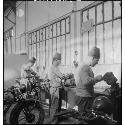 L'atelier de mécanique ou de réparation des deux roues du 3e RCA.