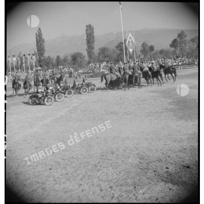 Un carrousel lors de la fête régimentaire du 2e RAM.