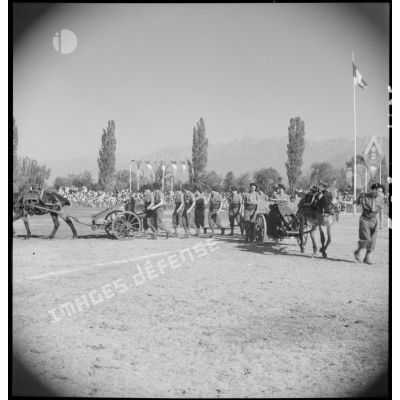 Un carrousel lors de la fête régimentaire du 2e RAM.