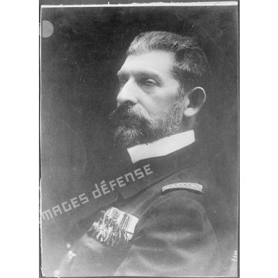 [Portrait du roi Ferdinand 1er, roi de Roumanie.]