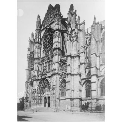 [La cathédrale de Beauvais.]
