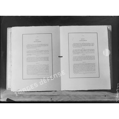 Pages du traité de Paix 1919. [légende d'origine]