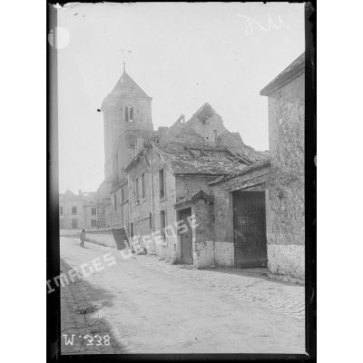 L'église de Cauroy-lès-Hermonville dans la Marne. [légende d'origine]