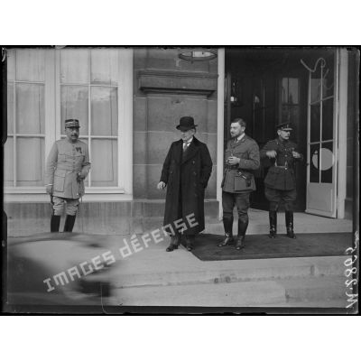 Conférence des Alliés, Lloyd George et Sir Douglas-Haig. [légende d'origine]