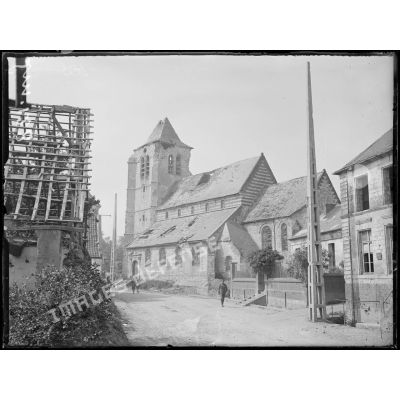 Bienvillers-au-Bois, Pas-de-Calais, l'église. [légende d'origine]