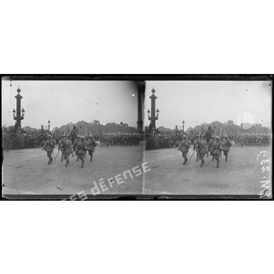 Paris, prise d'armes du 14 juillet 1918, les troupes portugaises place de la Concorde. [légende d'origine]
