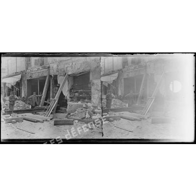 Paris, bombardement par avions, nuit du 15 au 16 septembre 1918. Boulevard de Montmorency n°51. [légende d'origine]
