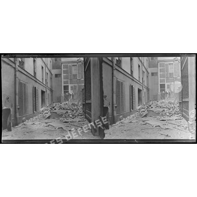 Paris, bombardement par avions, nuit du 15 au 16 septembre 1918. Villa Montmorency, avenue des Tilleuls. [légende d'origine]
