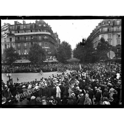 Paris, place de la Bastille, défilé du bataillon américain. [légende d'origine]