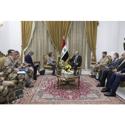La ministre des Armées préside une réunion avec le Président irakien Barham Salih à Bagdad, en Irak.