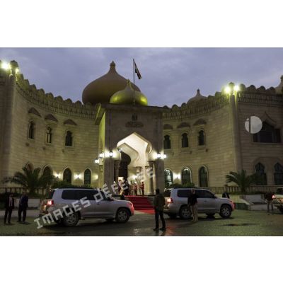 Entrée principale du palais présidentiel à Bagdad, en Irak.
