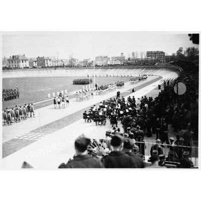 Le défilé des athlètes sur le stade de Vichy.