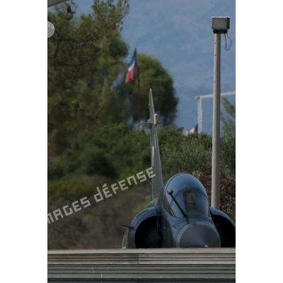Lors de l'opération Harmattan, sur la base de la Sude en Crète, un Mirage 2000 sur la base de la Sude.
