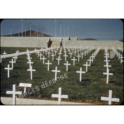 Les tombes françaises du cimetière des Nations Unies de Tan-Gock (Corée du Sud).