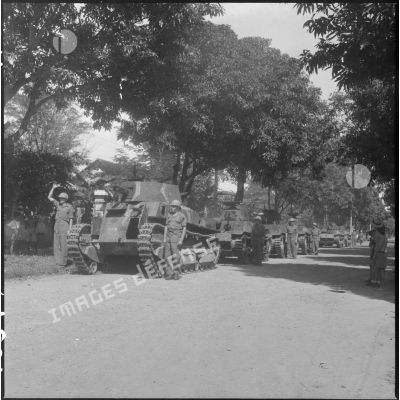 Chars légers japonais récupérés par les troupes françaises à Phnom-Penh.