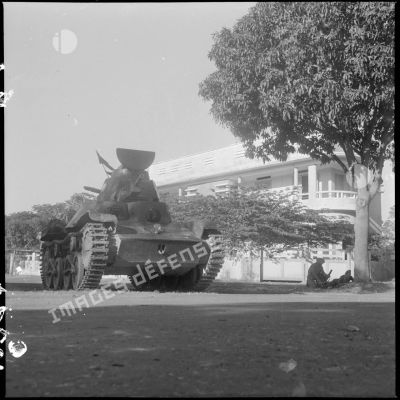 Char japonais récupéré par les troupes françaises à Phnom-Penh.