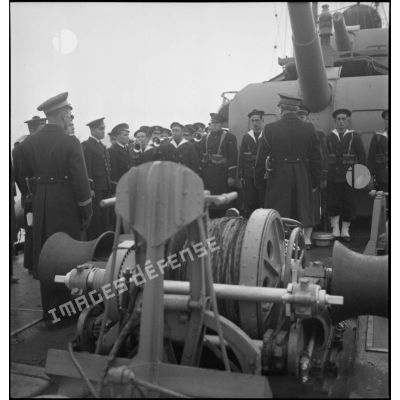 Ouverture du ban lors de la cérémonie sur le torpilleur le Siroco.