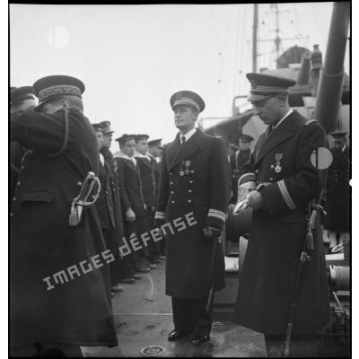 Le capitaine de frégate Jacques Lapébie, commandant du torpilleur le Siroco.