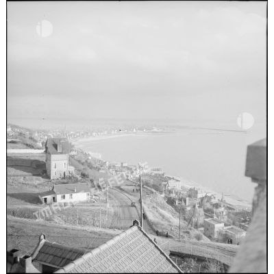 Vue sur la ville du Havre et le littoral depuis le fort de Sainte-Adresse.