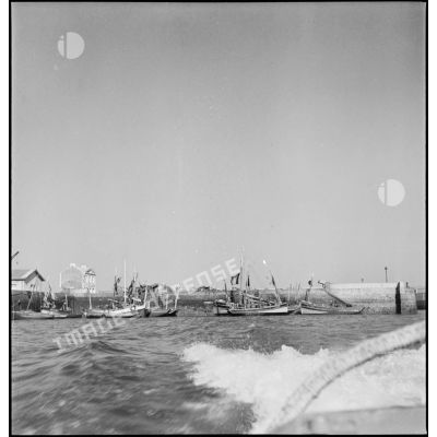 Embarcations amarrées dans le port de Brest.