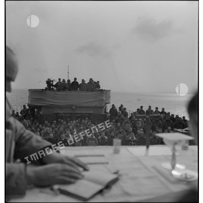 Messe à bord du paquebot transport de troupes le Ville d'Alger.