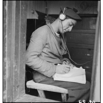 Portrait d'un marin radiotélégraphiste du chalutier de la marine marchande Roche noire, réquisitionné et armé par la Marine nationale en août 1939