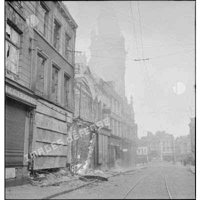 Commerce incendié dans une rue de Dunkerque.