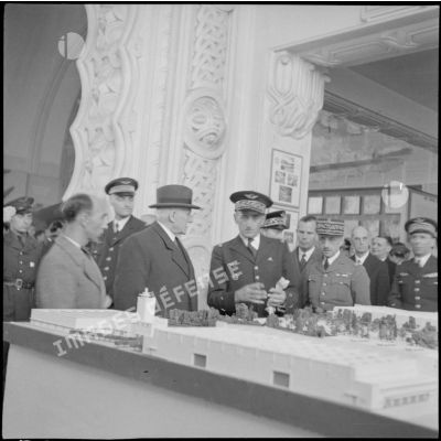 Inauguration de l'exposition dans le cadre de la semaine de l'aviation à Vichy.