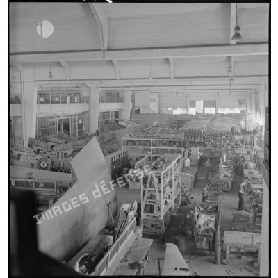 Montage avion 1943 à l'Atelier Industriel de l'Air à Maison Blanche.
