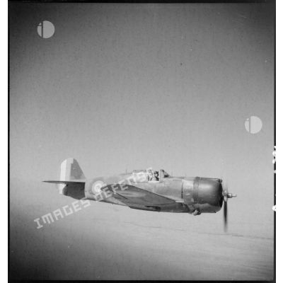 Appareils Curtiss en vol effectuant une patrouille à  Marrakech.