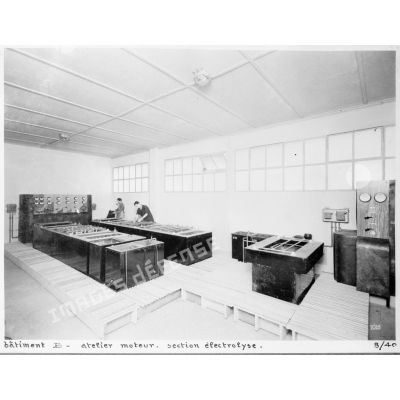 Salle de traitement électrolytique à l'Atelier industriel de l'Air de Maison Blanche.