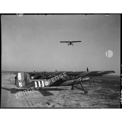 Morane-Saulnier Criquet au sol et dans les airs.