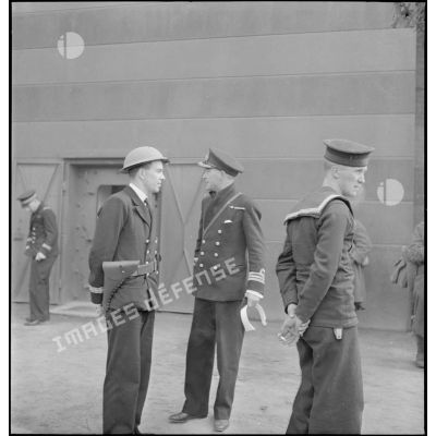 Officiers et marins de la Royal Navy à Dunkerque.