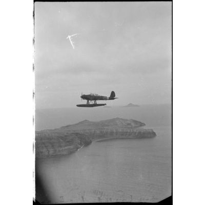 En Crète, non loin de la baie de Souda (La Sude), un hydravion Arado Ar-196 du Seeaufklärungsruppe 125.